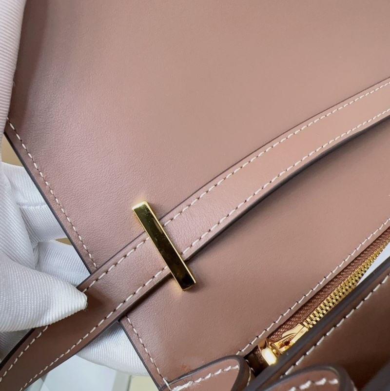 Bv*b*rry satchel bags